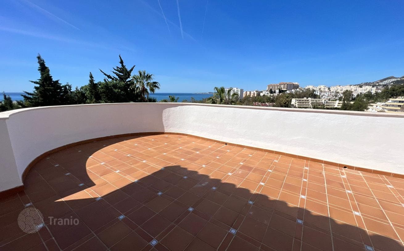 4-комнатная вилла 400 м² в Бенальмадене, Испания, фото 5