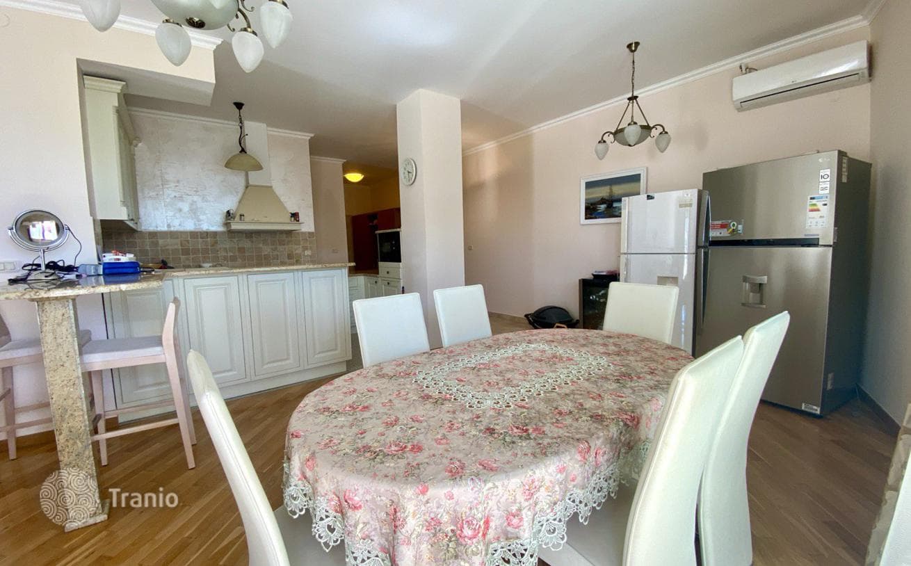 Beachfront 4-Bedroom Apartment in Rafailovici, Budva, photo 3