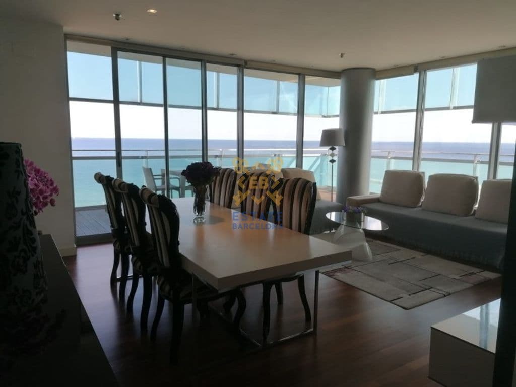 4-Bedroom Apartment in Barcelona, photo 5