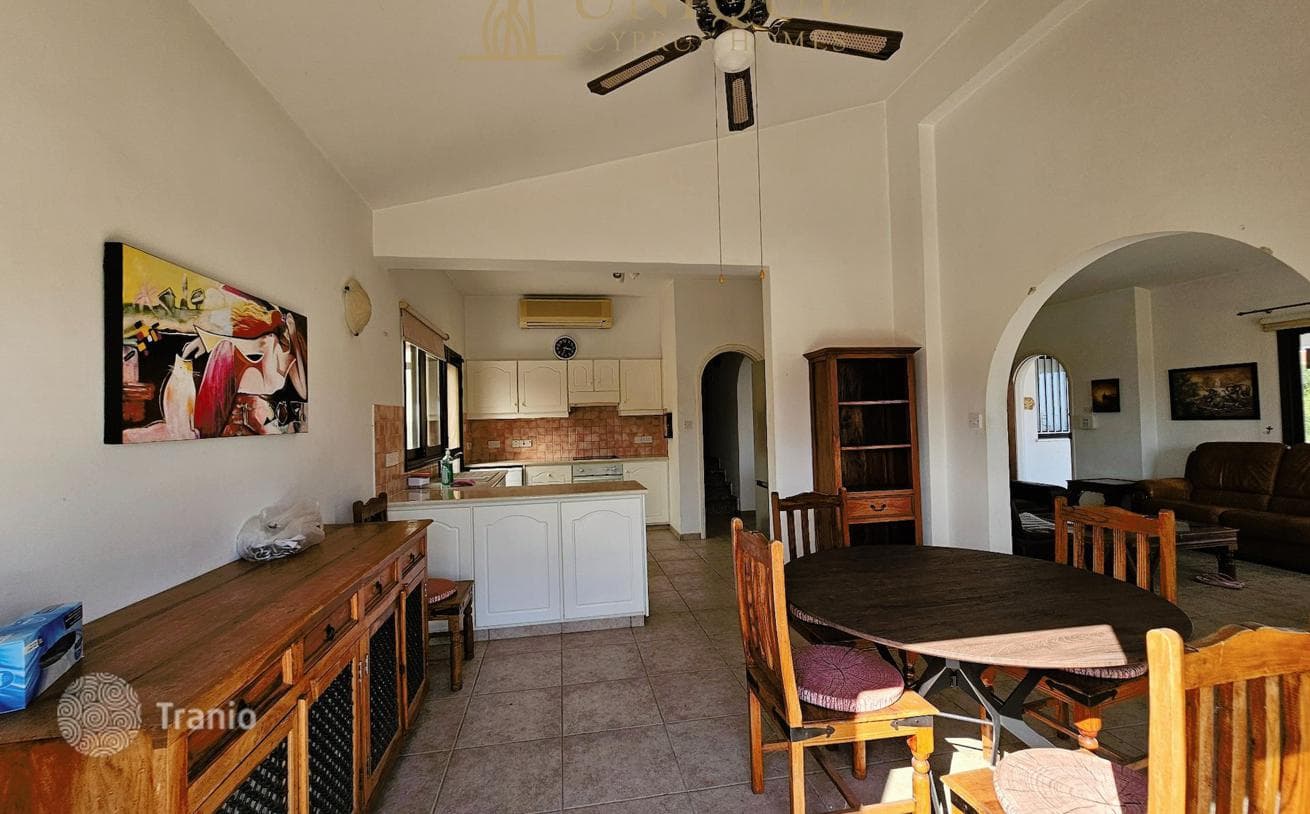 3-Bedroom House with Land in Peyia, photo 4