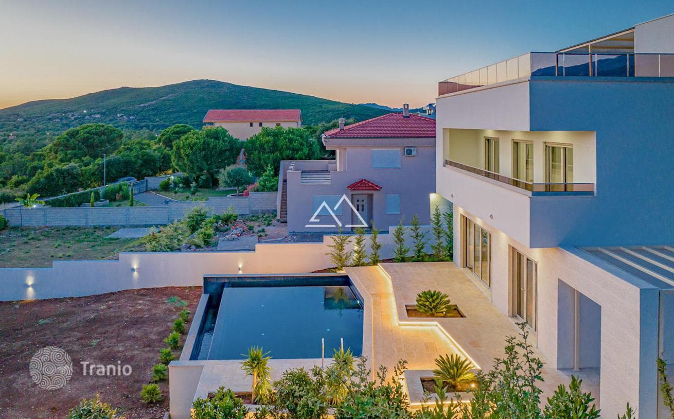 4-Bedroom Villa with Private Pool and Sea View in Krimovica, Budva, photo 5