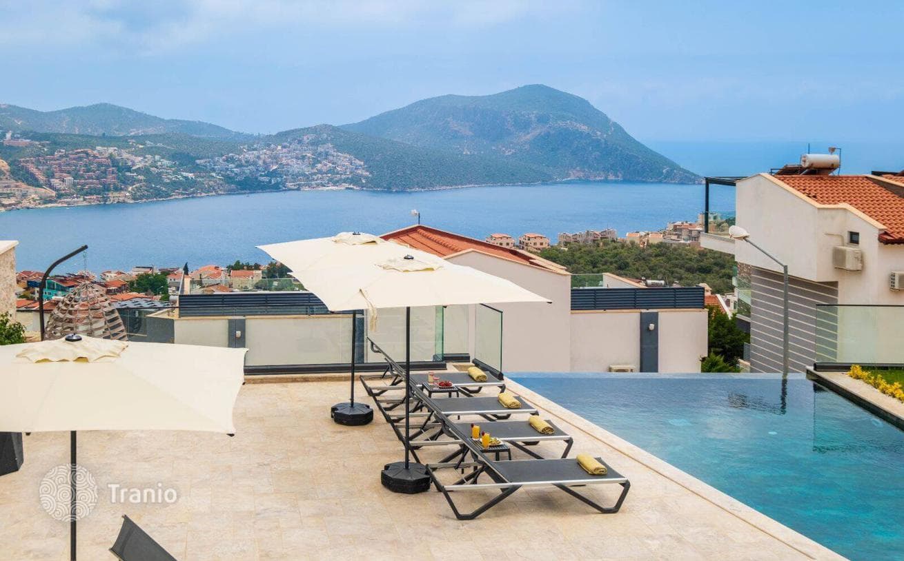 4-Bedroom Villa with Private Pool and Garden in Kalkan, Antalya, photo 2