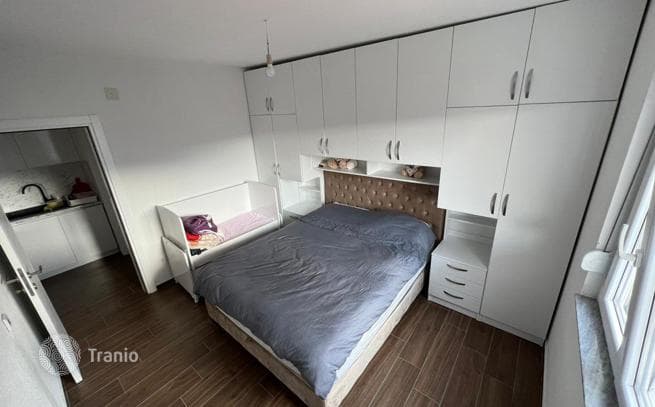 2-Bedroom Furnished Apartment with Balcony in Dobrota, photo 3