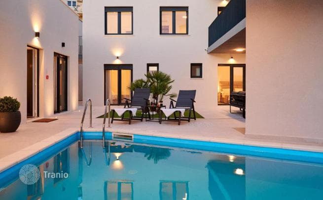 5-Bedroom Villa in Omis, Dalmatia, photo 4