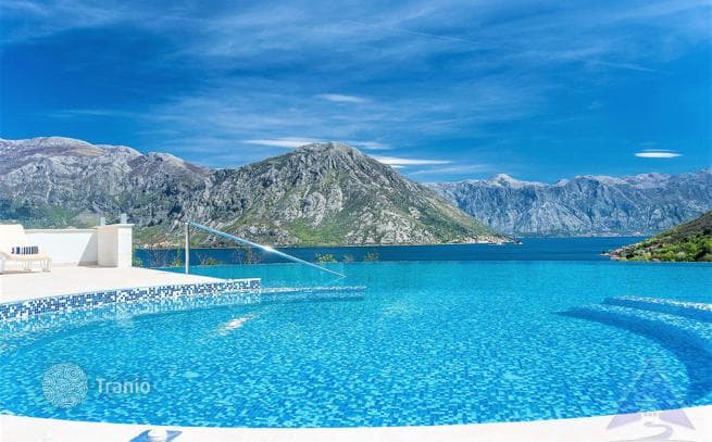 1-Bedroom Apartment with Garden in Morinj, Montenegro