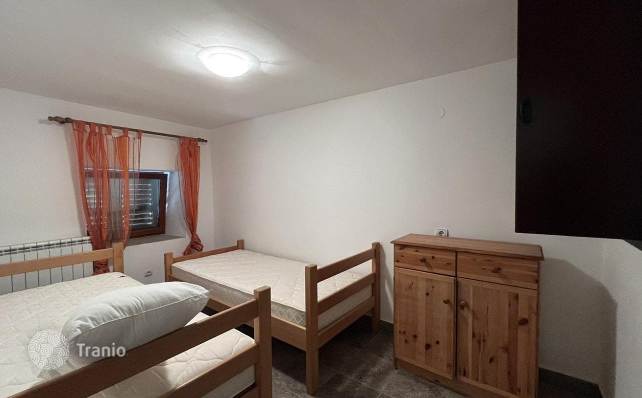 2-Bedroom Furnished Apartment Near the Beach in Krašići, Kotor, photo 4