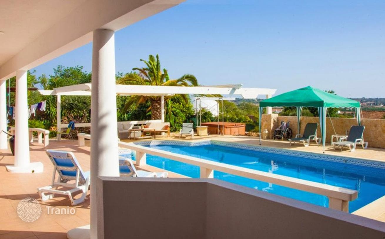 4-Bedroom Villa in Alcantarilha, Algarve, Portugal, photo 4