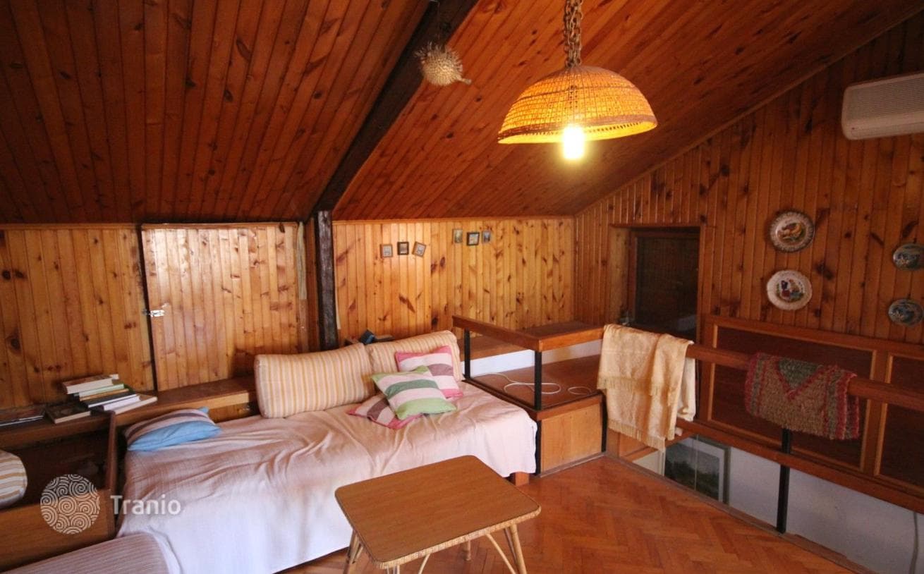 2-Bedroom Apartment with Terrace and Sea View in Trogir, photo 3