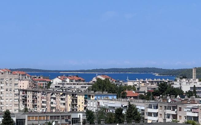 1-Bedroom Apartment with Sea and City View in Verudela, Pula, photo 2