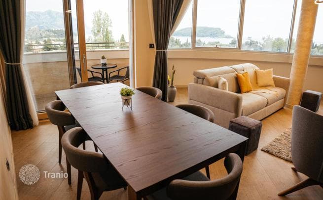 Designer 2-Bedroom Apartment with Panoramic Sea View in Budva, photo 2