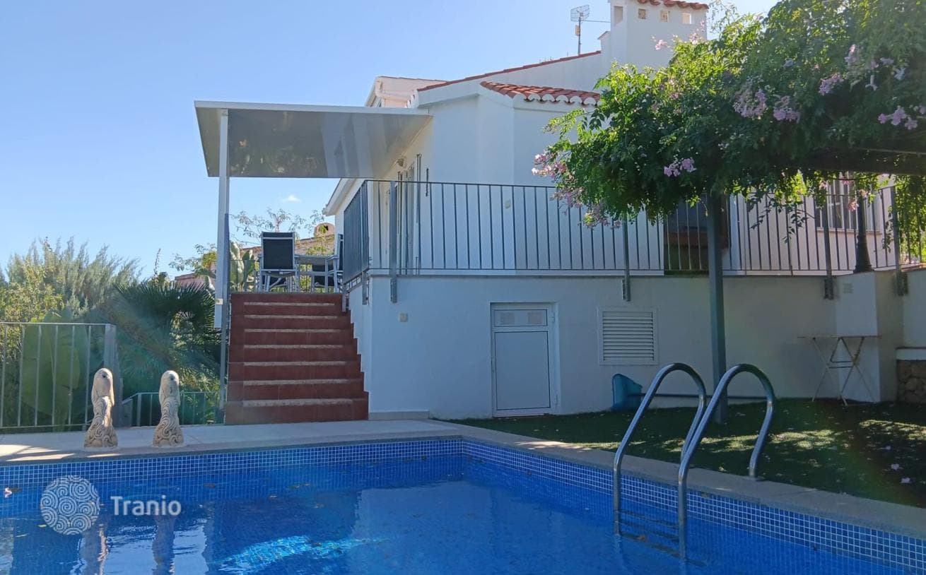 4-комнатный коттедж 246 м² в Дении, Испания, фото 3