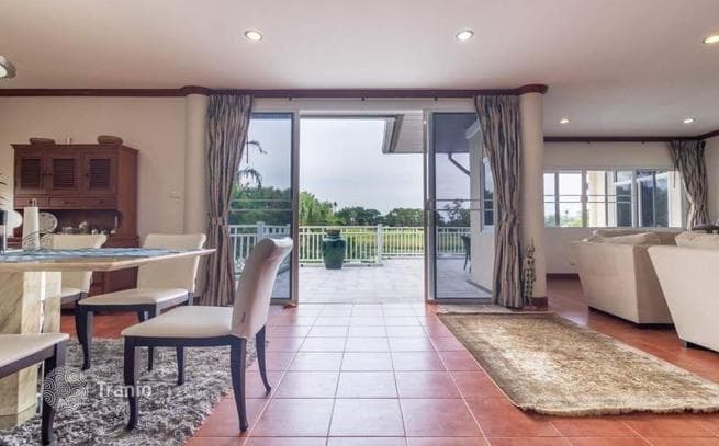 3-Bedroom House with Canal, Golf Course and Hill Views in a Prestigious Complex, photo 2