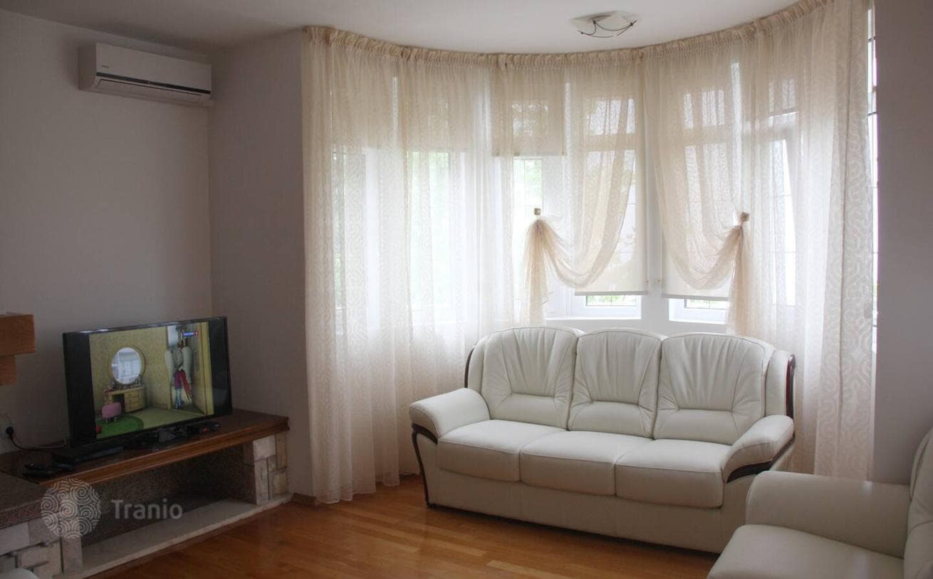 2-Bedroom Apartment with Terrace Near the Sea in Šušanj, photo 2