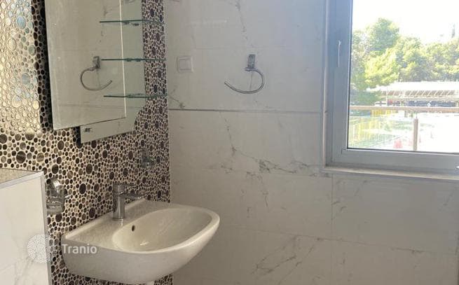 2-Bedroom Apartment with Park View in Budva, photo 5