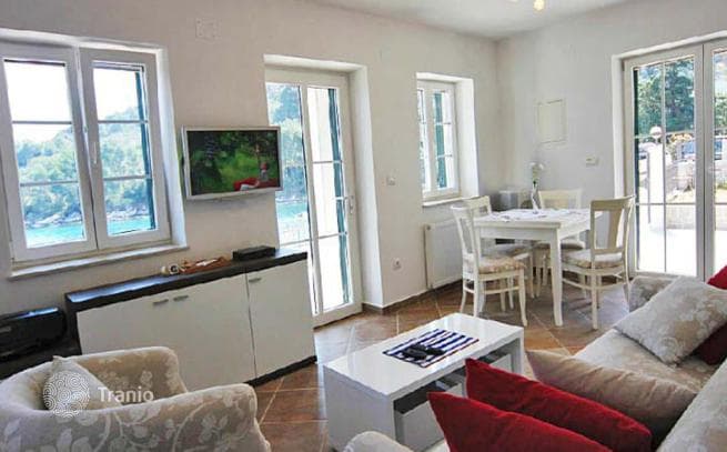 2-Bedroom Beachfront Stone House with Bay Views in Hvar, Croatia, photo 2
