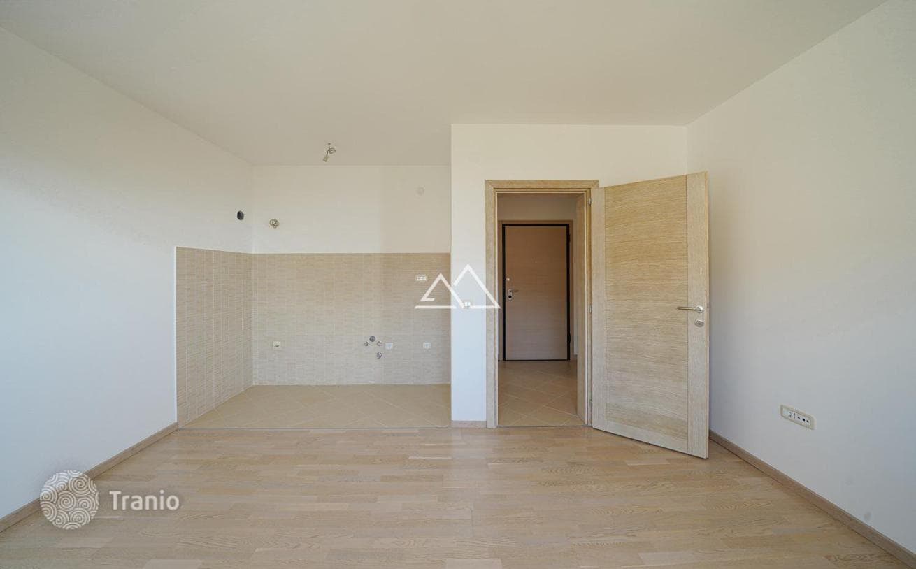 1-Bedroom Apartment with Sea View in Becici, photo 5