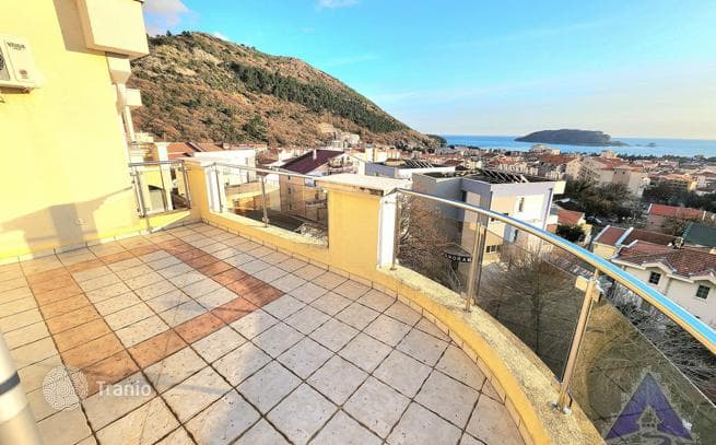 1-Bedroom Apartment with Sea View in Budva