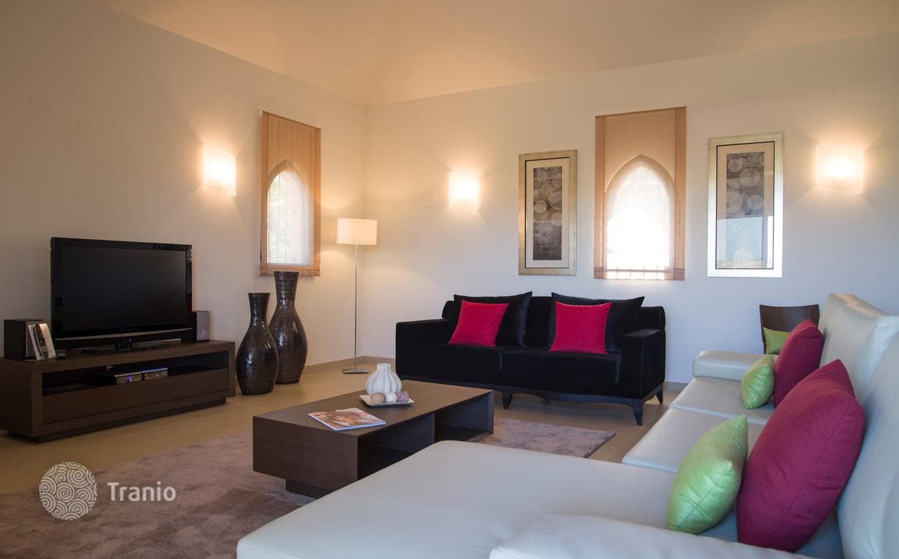 3-Bedroom Villa in Alcantarilha, Portugal, photo 5