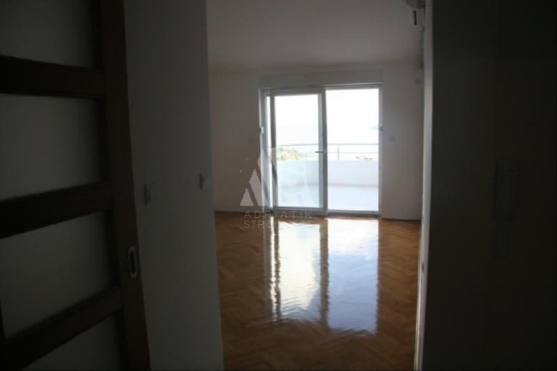 Квартира в Херцег-Нови, Черногория, 75 м²