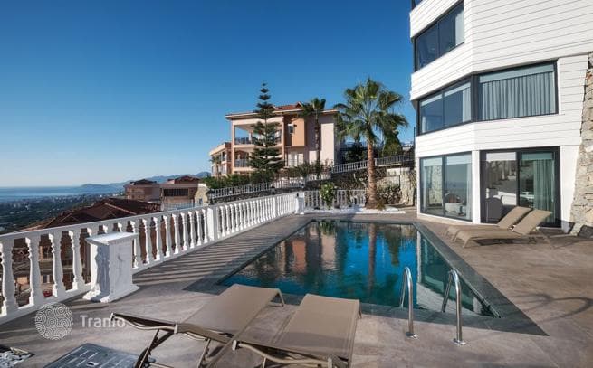 4-Bedroom Villa with Sea and Mountain Views in Kargicak, Alanya