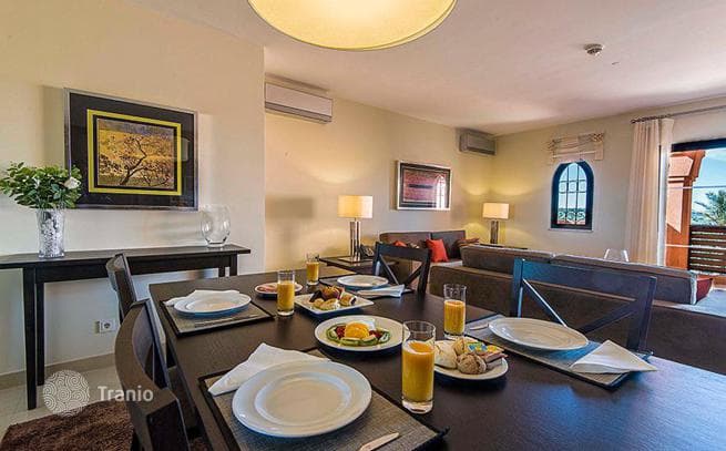 1-Bedroom Apartments with Golf Course in Alcantarilla, Algarve