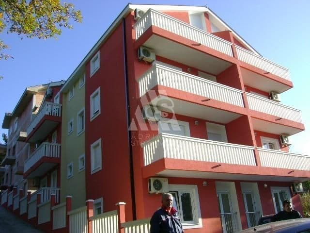 Квартира в Херцег-Нови, Черногория, 73 м²