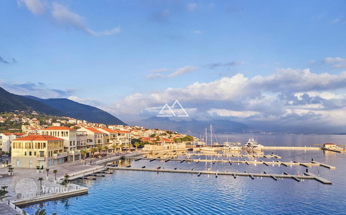 Luxury Beachfront Apartment in Portonovi, photo 3
