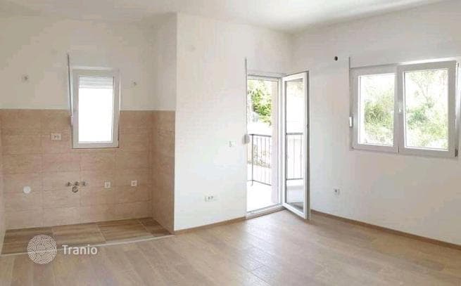 Apartment with Terrace and Mountain View in Igalo, photo 4