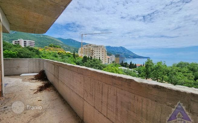 1-Bedroom Apartment 200 m from the Sea in Becici, Budva, photo 5