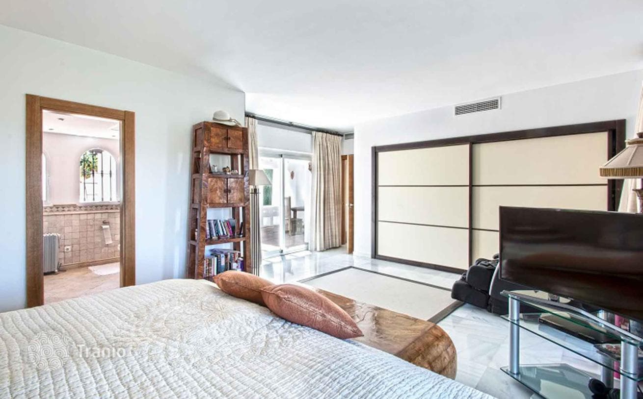 5-комнатная вилла 400 м² в Нуэва Андалусии, Испания, фото 4