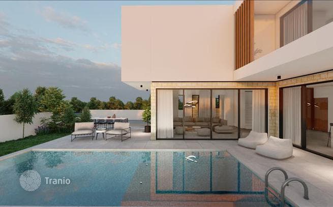 2-Bedroom Villa with Private Pool 200 m from the Sea in Paphos