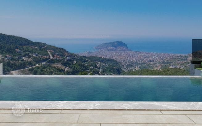 4-Bedroom Villa with Mountain Views in Kargicak, Alanya
