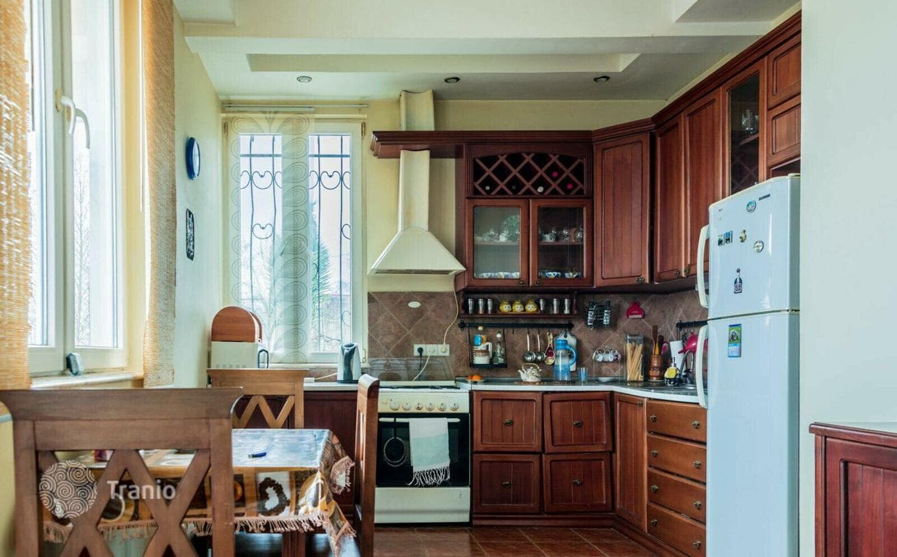 3-Story 6-Bedroom House with Sea and Mountain Views in Makhinjauri, Batumi, photo 3