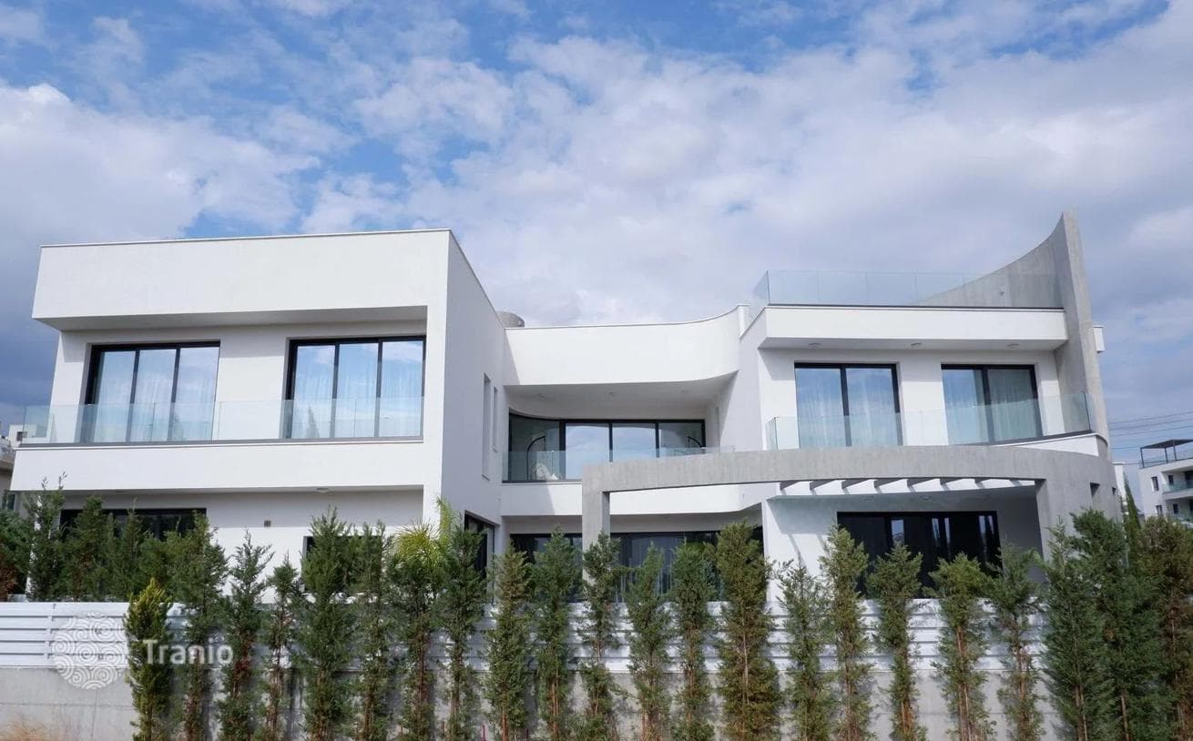 4-Bedroom Villa in Germasogeia, Cyprus, photo 3