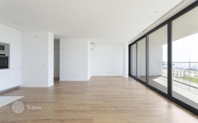 Spacious Apartment with Balcony near the Marina in Faro, Portugal, photo 4