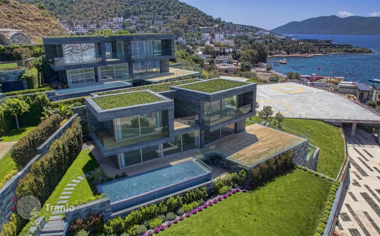 3-Bedroom House 394 m² in Bodrum, Turkey