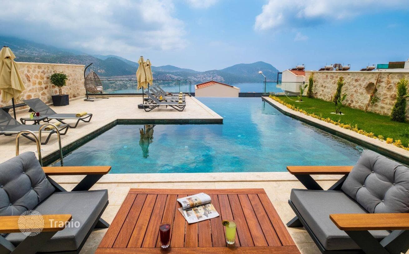 4-Bedroom Villa with Private Pool and Garden in Kalkan, Antalya, photo 3