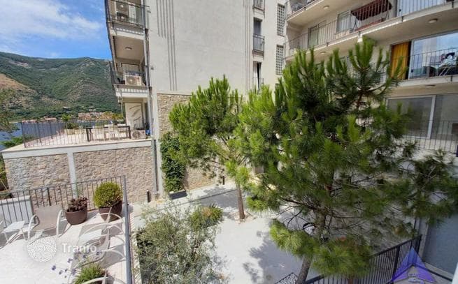 2-Bedroom Apartment with Sea View in Dobrota, Kotor, photo 4