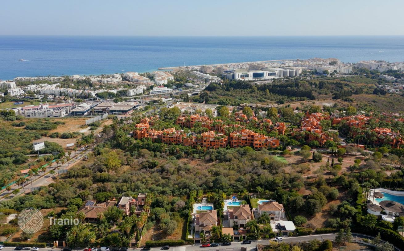 Вилла на продажу в Atalaya de Rio Verde, Новая Андалусия, фото 2
