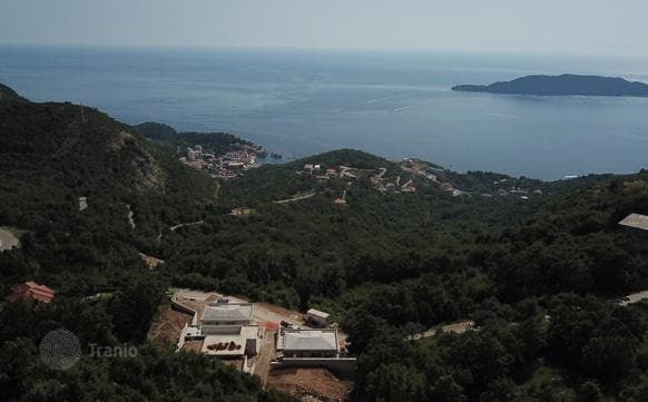 3-Bedroom Villa with Private Pool and Garage in Budva