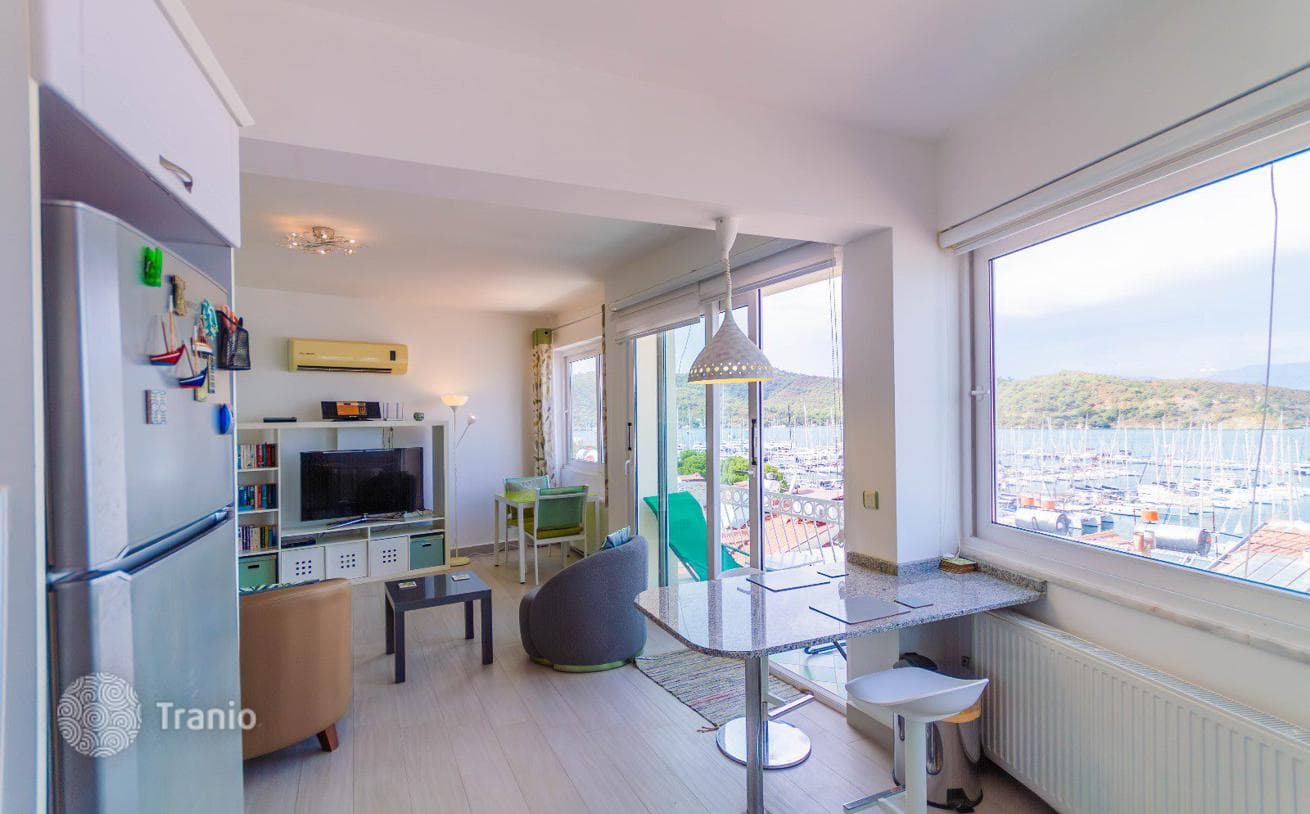 2-Bedroom Apartment with Sea View in Turkey, photo 2