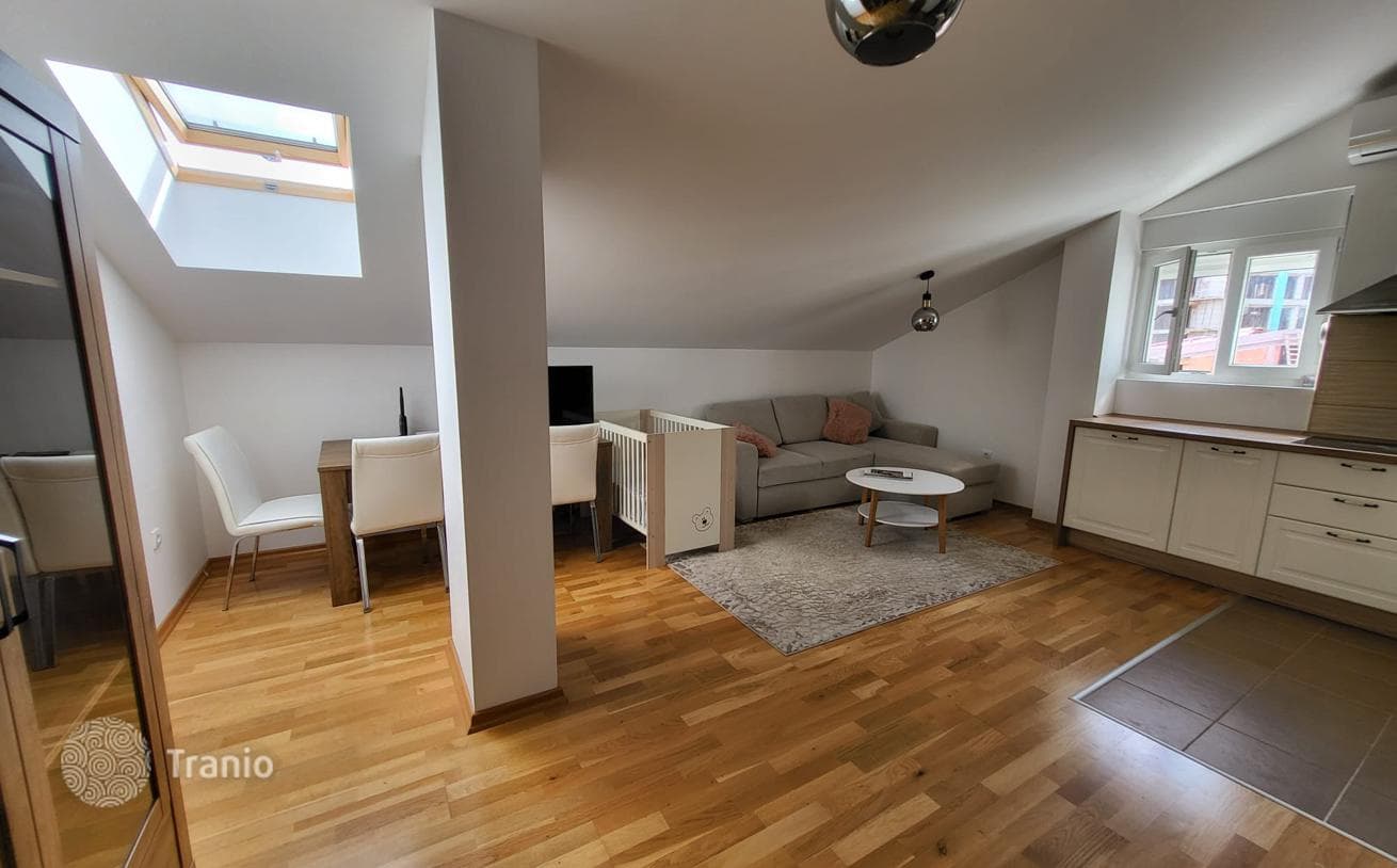 2-Bedroom Apartment 700 m from the Sea in Tivat, Montenegro, photo 3