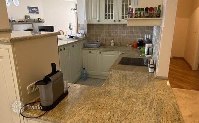 Beachfront 4-Bedroom Apartment in Rafailovici, Budva, photo 5