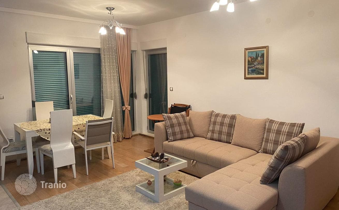 2-Bedroom Furnished Apartment 180 m from the Sea in Dobrota, Kotor