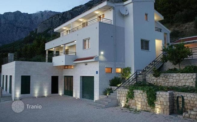 House with Garden and Sea View in Makarska, Split