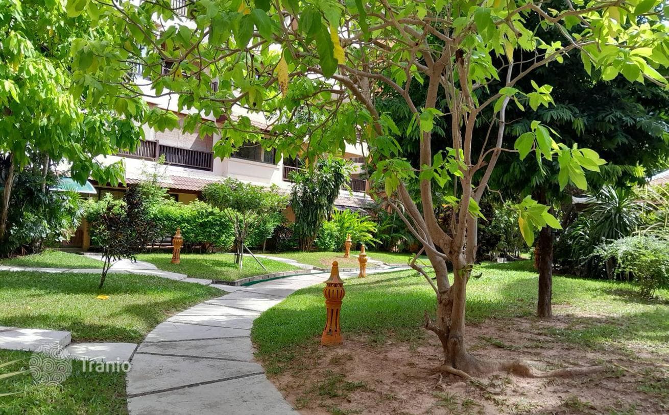 2-Bedroom Duplex with Balconies in Jomtien, photo 2
