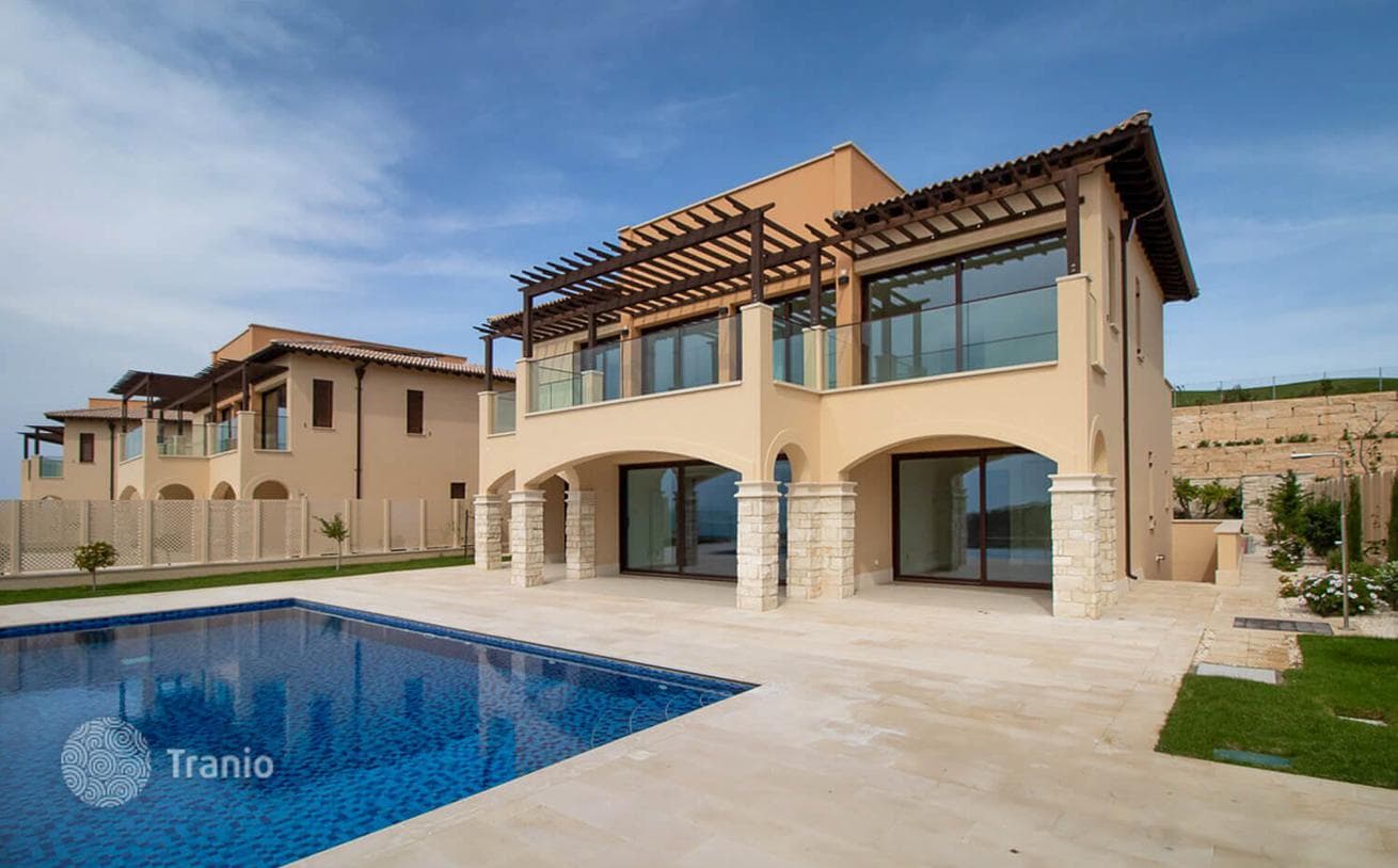 3-Bedroom Villa with Mediterranean Design, Garden and Private Pool in Paphos, Cyprus, photo 4