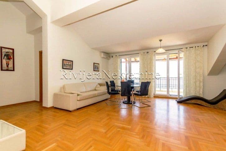Квартира в Херцег-Нови, Черногория, 120 м²