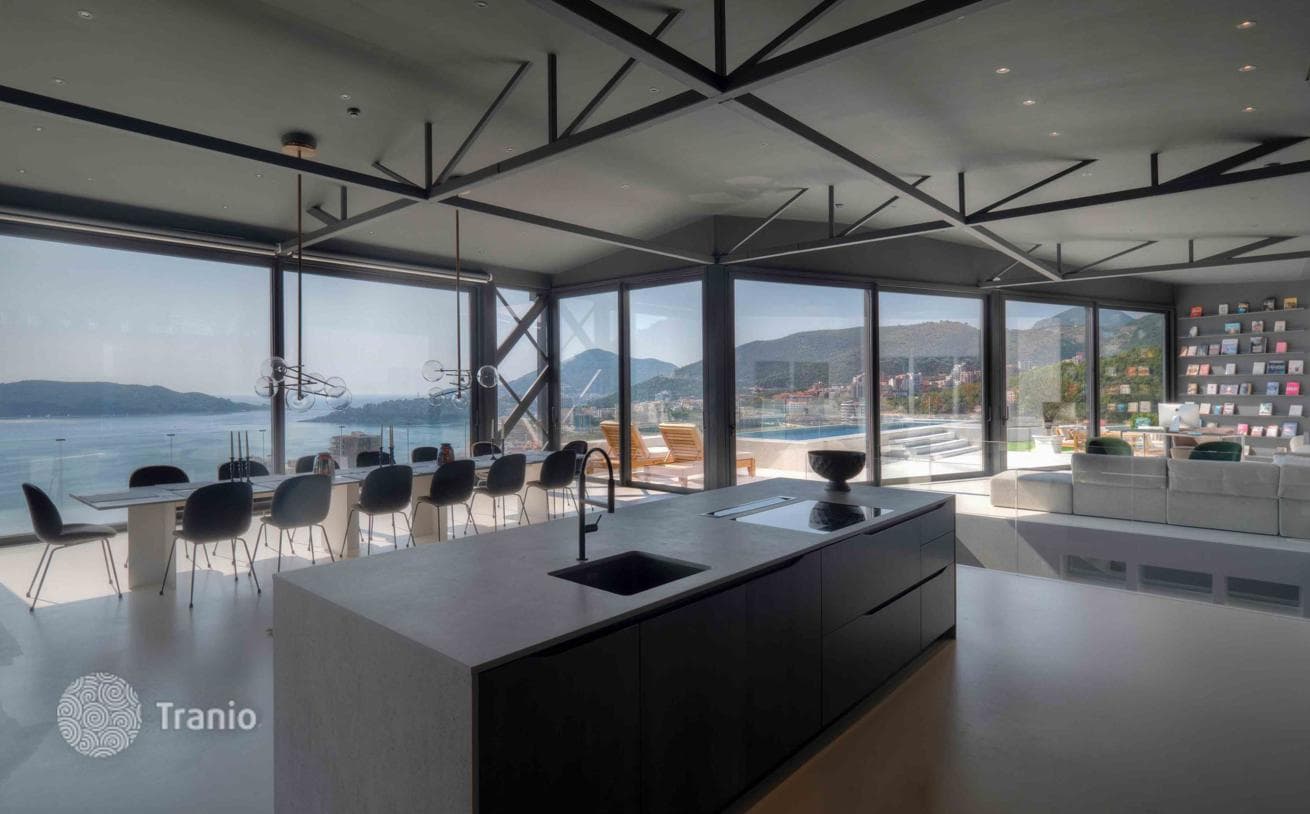 4-Bedroom Apartment in Budva, Montenegro, photo 3