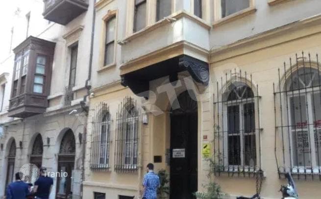 1-Bedroom (1+1) Apartment in Historic Building in Beyoglu, Istanbul, photo 5